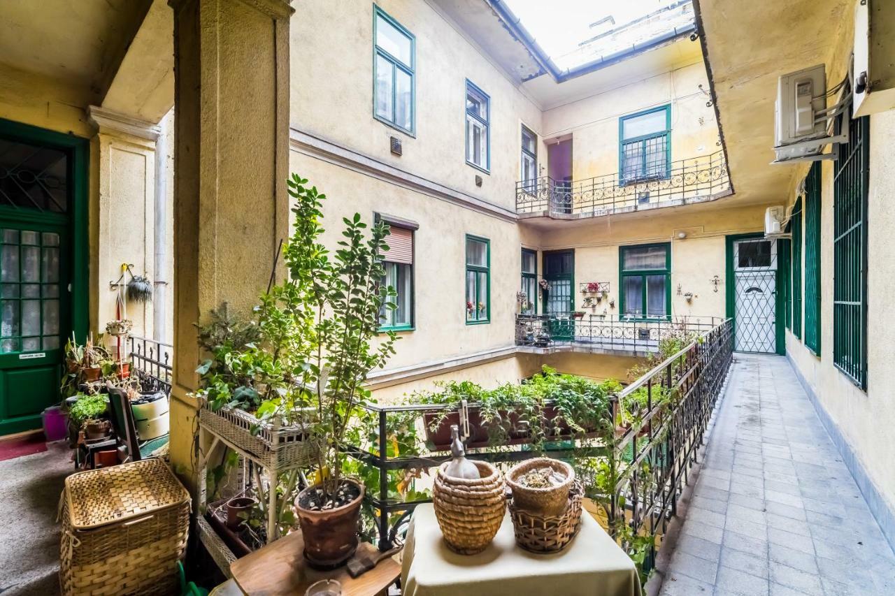 Bpr Colorlib Art Apartment Budapest Kültér fotó